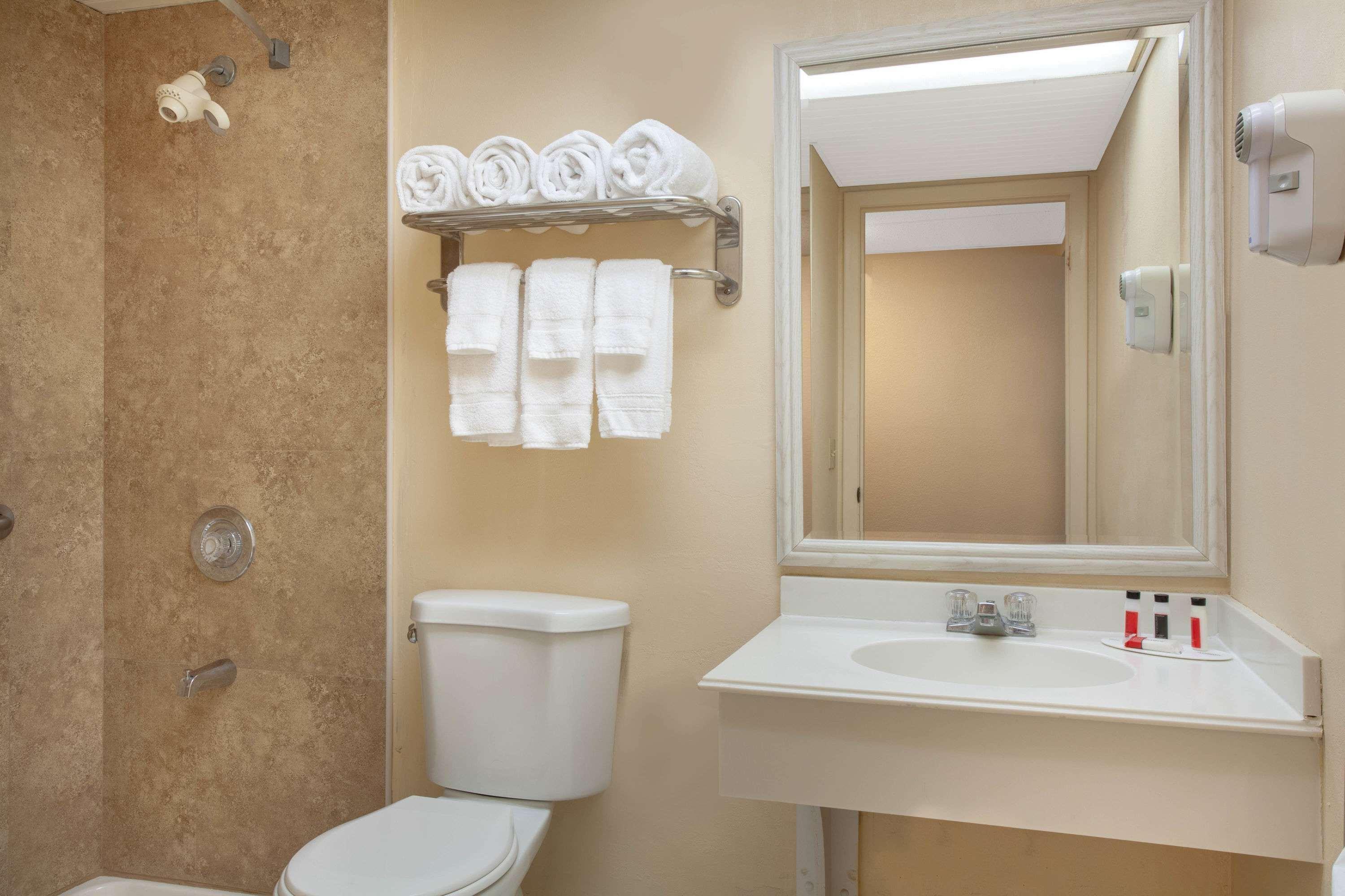 Space Coast Hotel Titusville-Kennedy Space Center Екстериор снимка