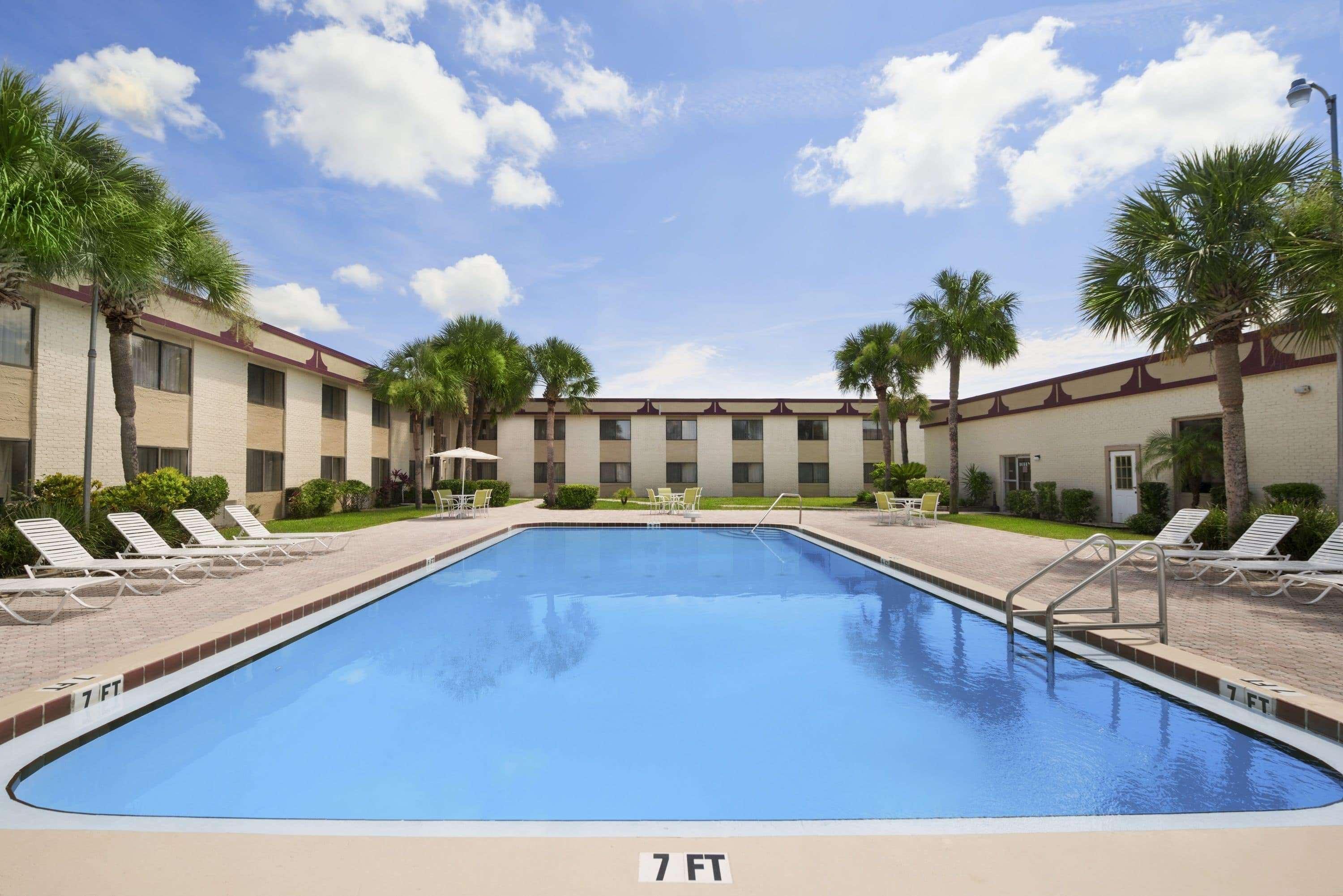 Space Coast Hotel Titusville-Kennedy Space Center Екстериор снимка