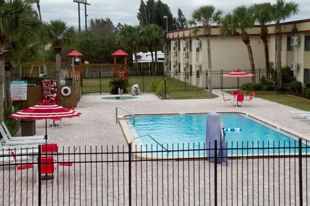 Space Coast Hotel Titusville-Kennedy Space Center Екстериор снимка