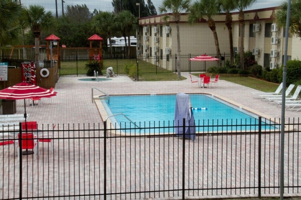 Space Coast Hotel Titusville-Kennedy Space Center Екстериор снимка