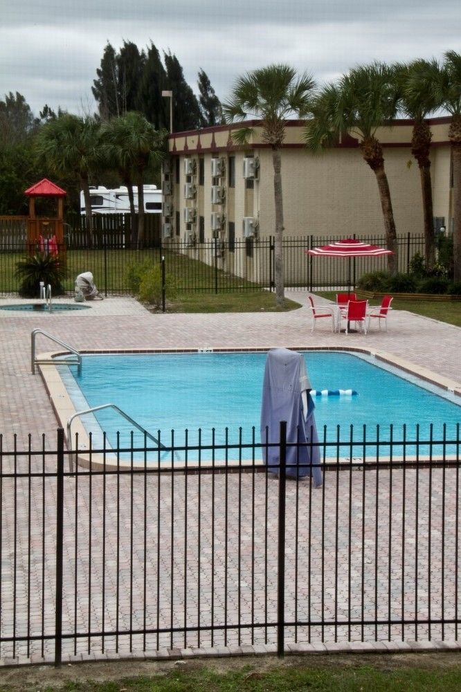 Space Coast Hotel Titusville-Kennedy Space Center Екстериор снимка